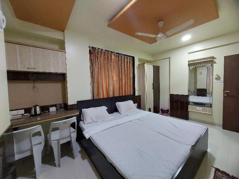 Super Hotel O Happy Homely Stay Near Pune Airport Khadki Buitenkant foto